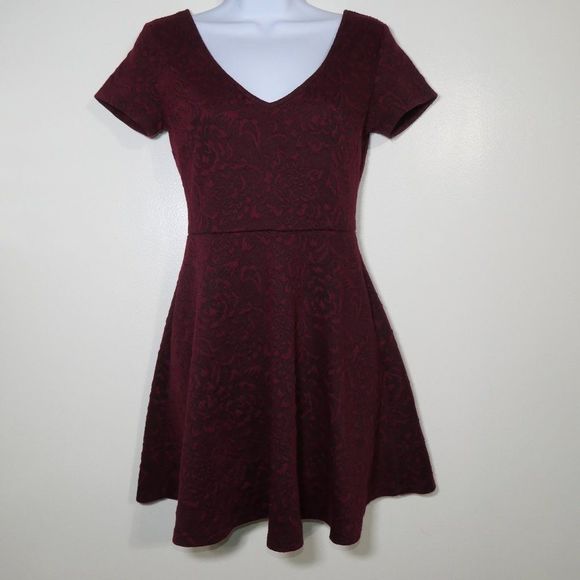 Forever 21 Wine Red Floral Lace-Look V-neck Skater Dress Small GUC - Picture 1 of 8